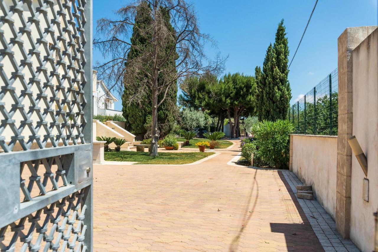 Casa Agapantus Con Piscina Da Giugno Lejlighed Bari Eksteriør billede