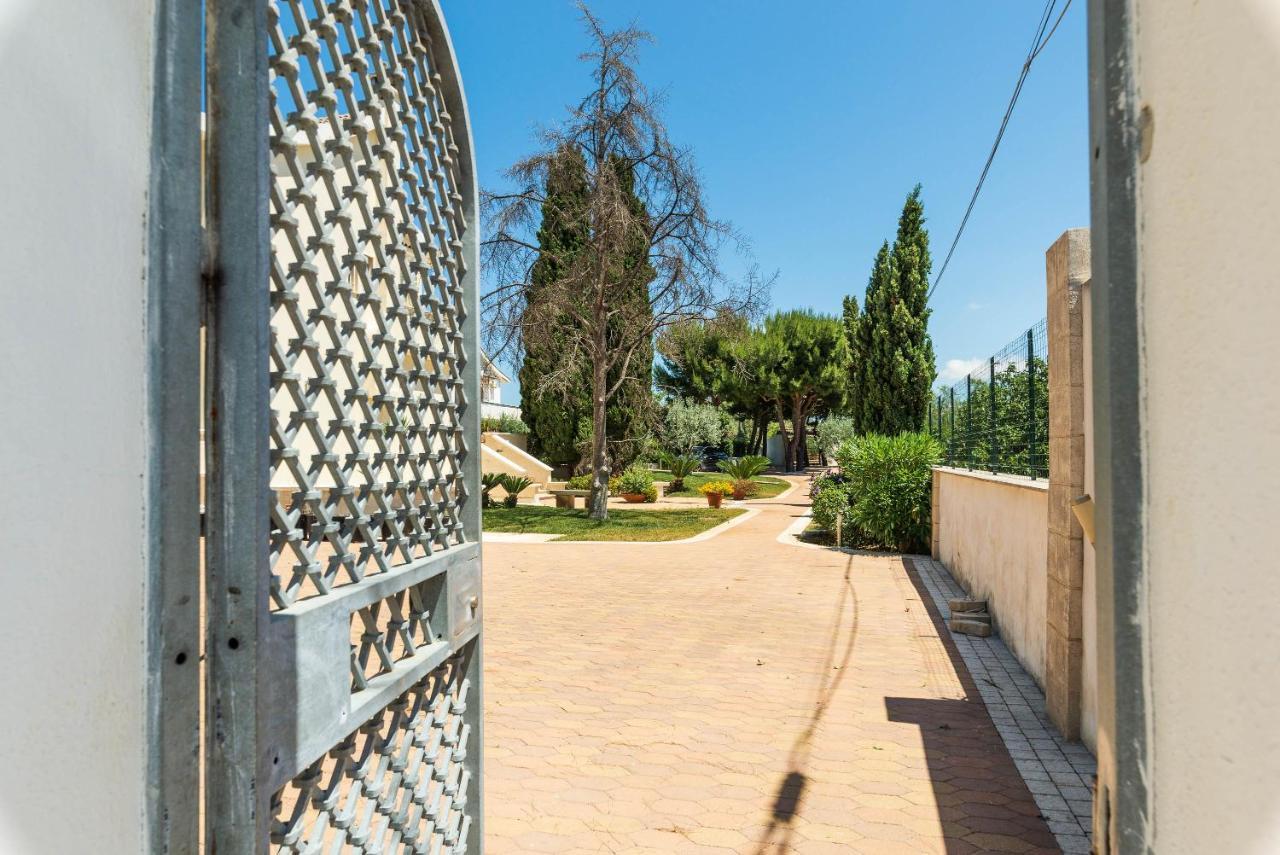 Casa Agapantus Con Piscina Da Giugno Lejlighed Bari Eksteriør billede